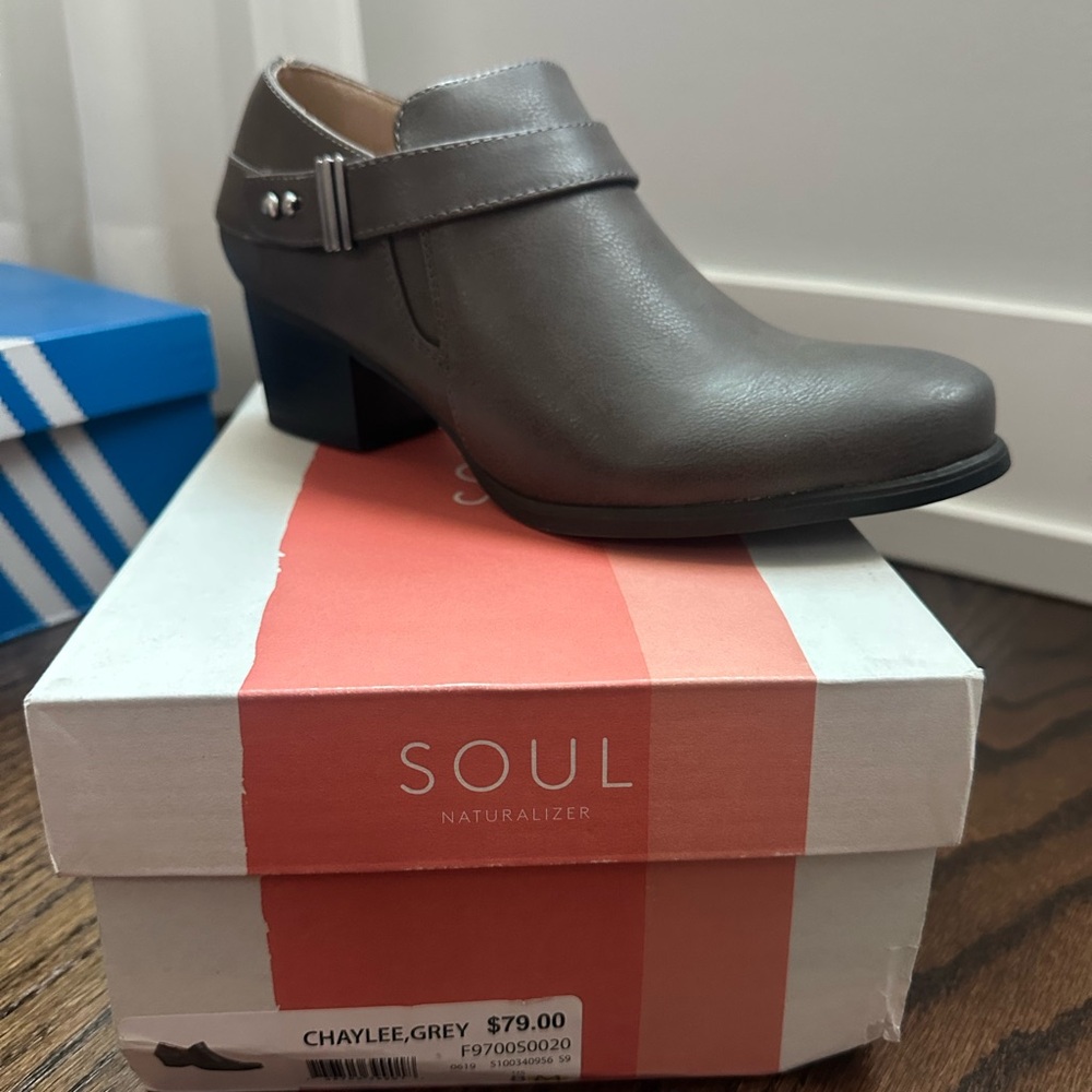 Naturalizer Soul Women's Gray Heeled Loafers